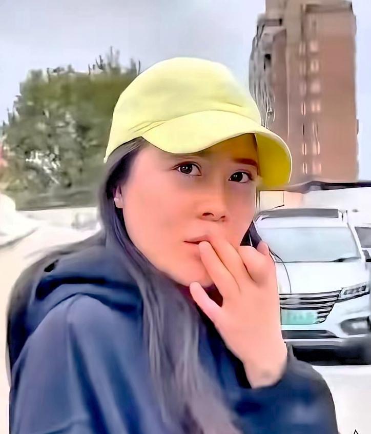 空乘圈生存法则：
怀孕不报备=停飞三年大礼包～
天上可容不得掉链子
坦荡飞才能飞