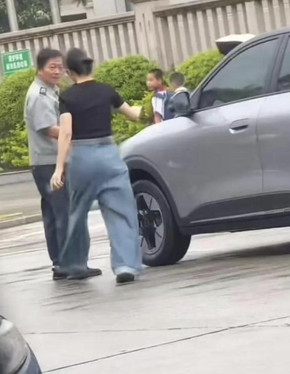 三明女司机耳膜穿孔事件，完整视频出来后，反转有点多。一开始都说是女司机先动脚踹保