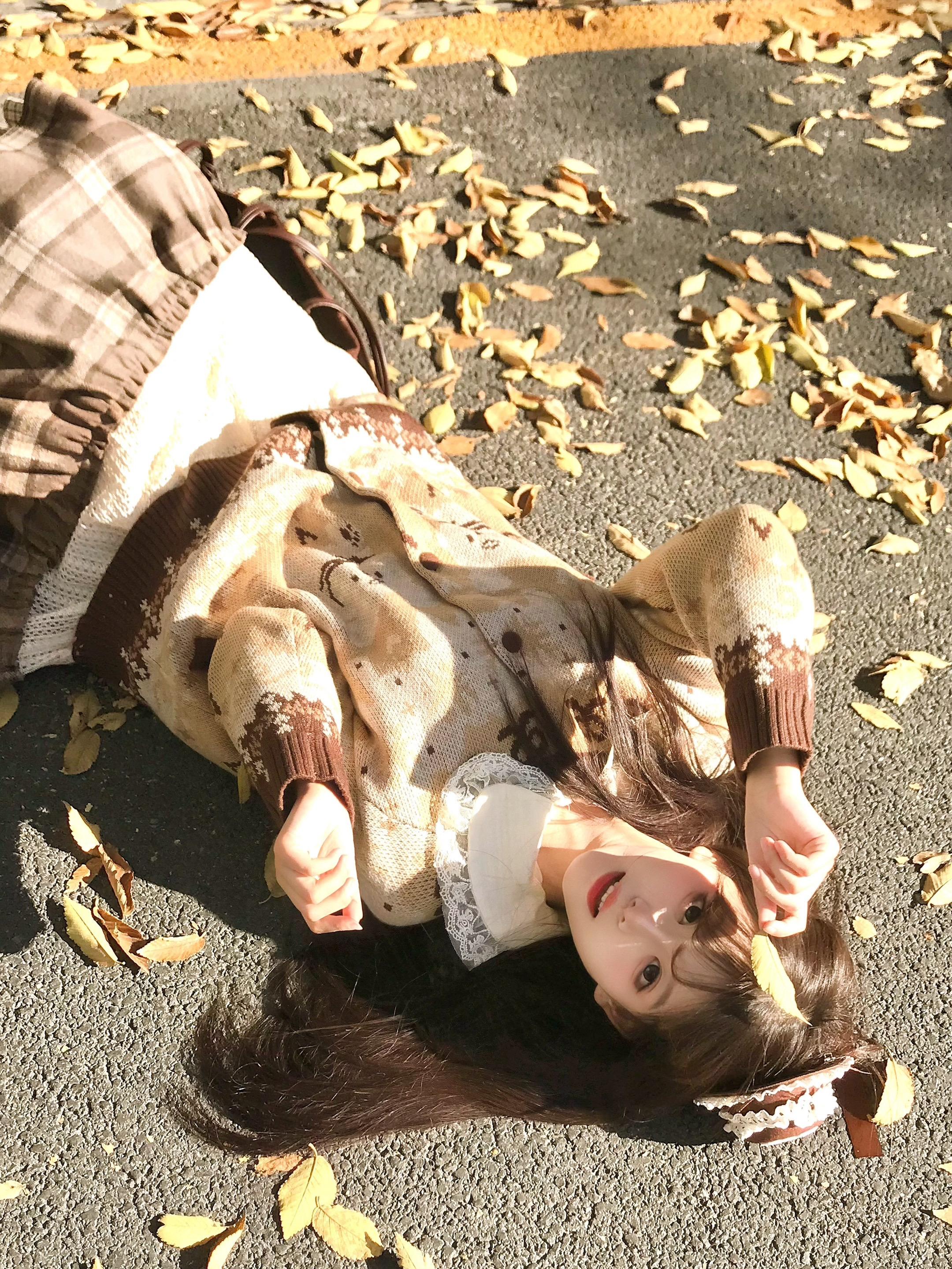存一些秋冬落叶拍照姿势🍂