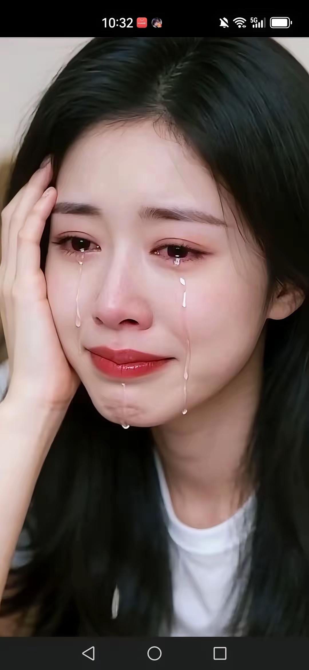 泪涌！女子离婚后，娘家不让回，婆家不让住，自己越想越生气，气的泪流满面，现在落个