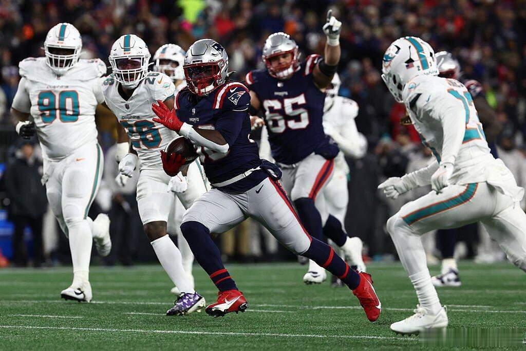 NFL2025赛季常规赛 第18周海豚10：38爱国者 