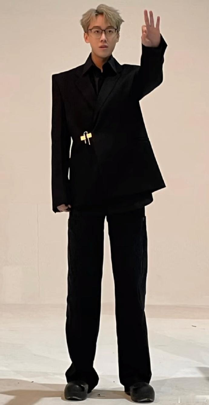 #陈泽为什么这么火#陈泽现在是LOL圈的一股清流了吗？最近在各个平台狠狠的火了一