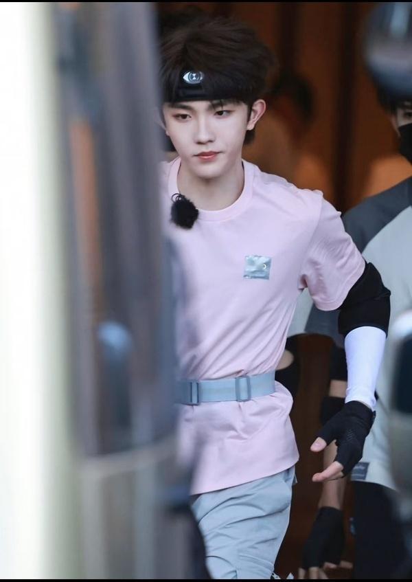 粉色的小苏💞 ​​​
