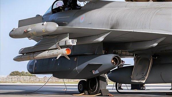 当地时间12月25日，乌克兰空军出动“风暴之影”巡航导弹，精准袭击了俄罗斯罗斯托