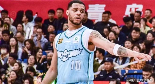 CBA常规赛第三轮继续进行，青岛队主场迎战同曦队，双方激战四节后，青岛队最终成功