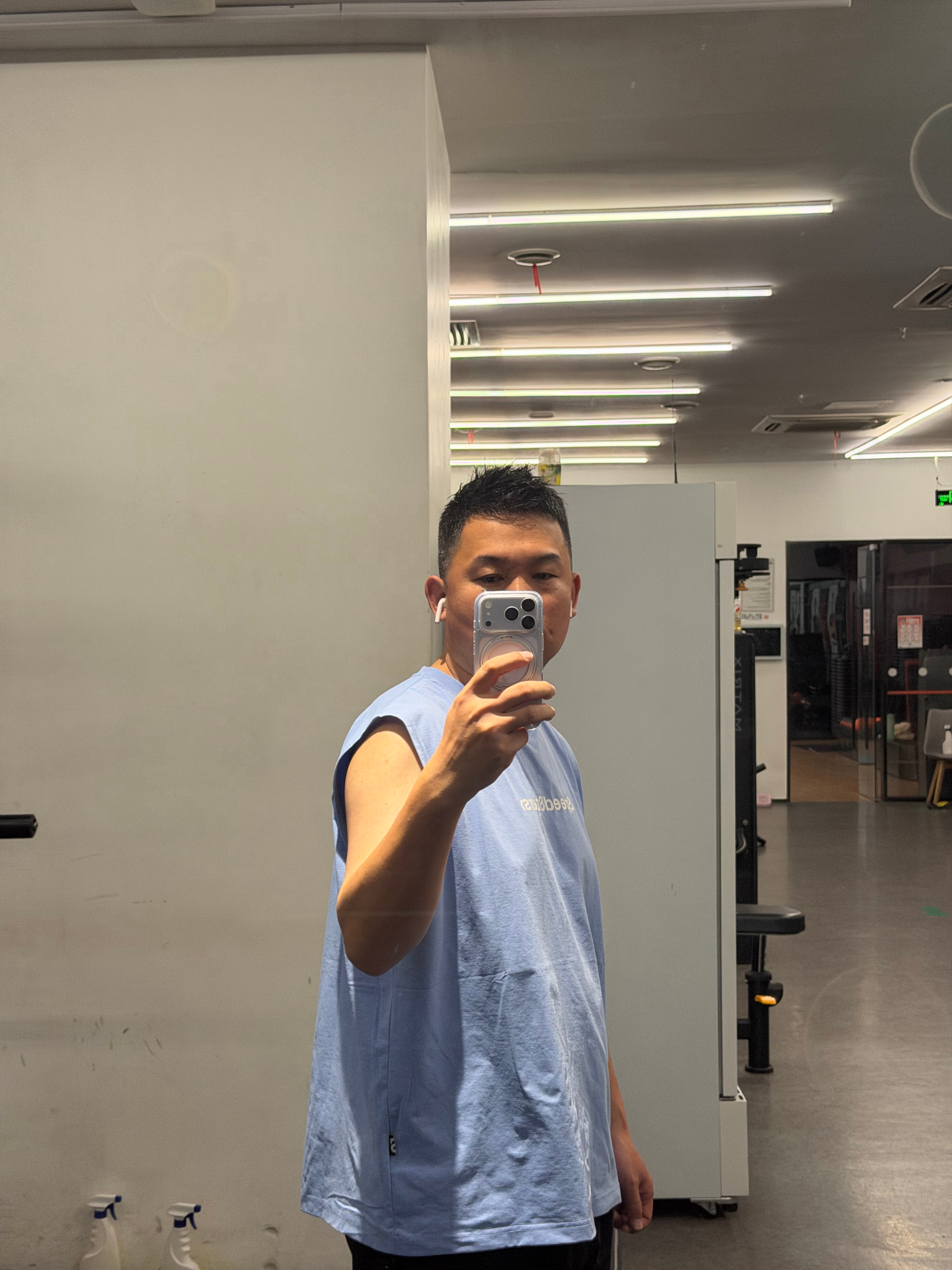 今年要换车，要买房，生活总要有点目标吧 