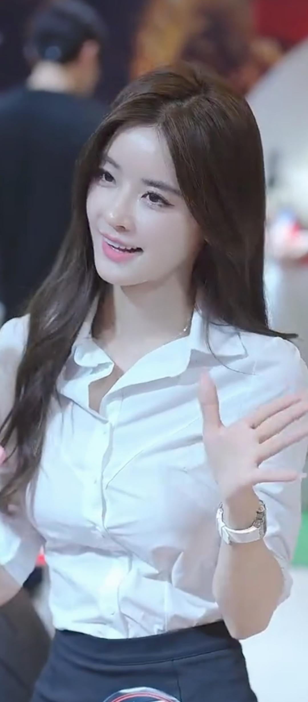 小姐姐在向您打招呼呢！