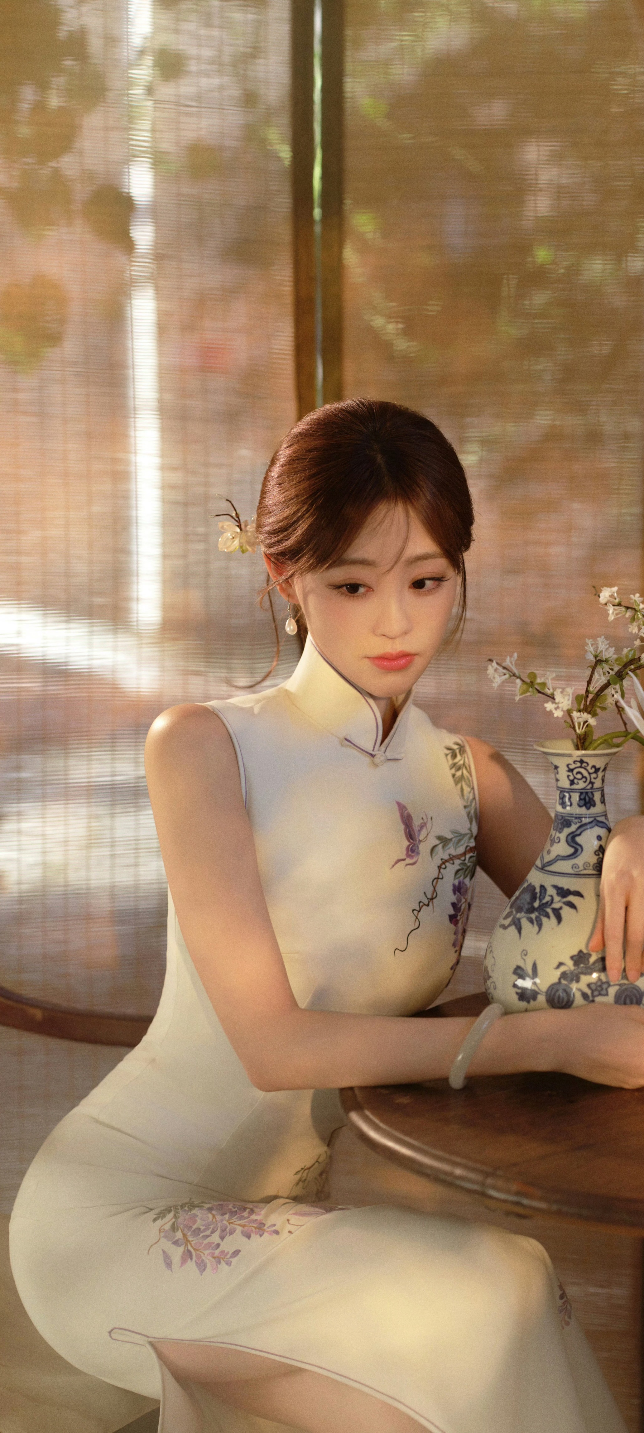 祝绪丹旗袍穿搭壁纸：温雅柔美的女子。祝绪丹
