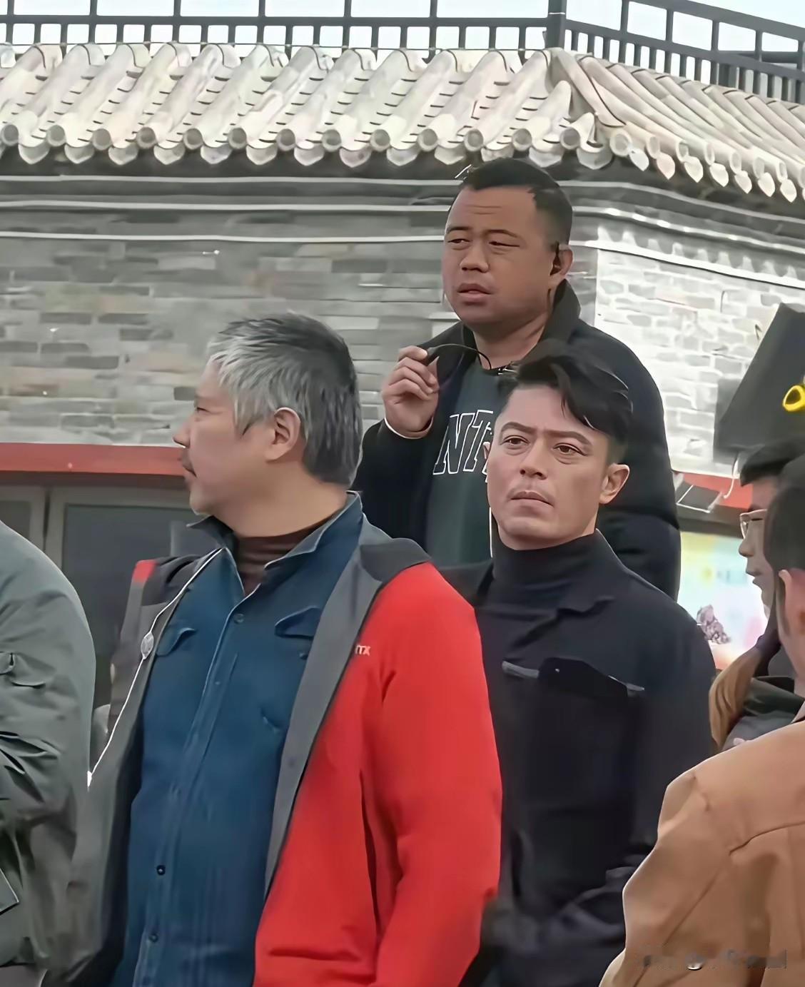 霍建华是一点也不保养啊
他的状态就是随心所欲

年轻的时候演帅哥，演偶像
中年了