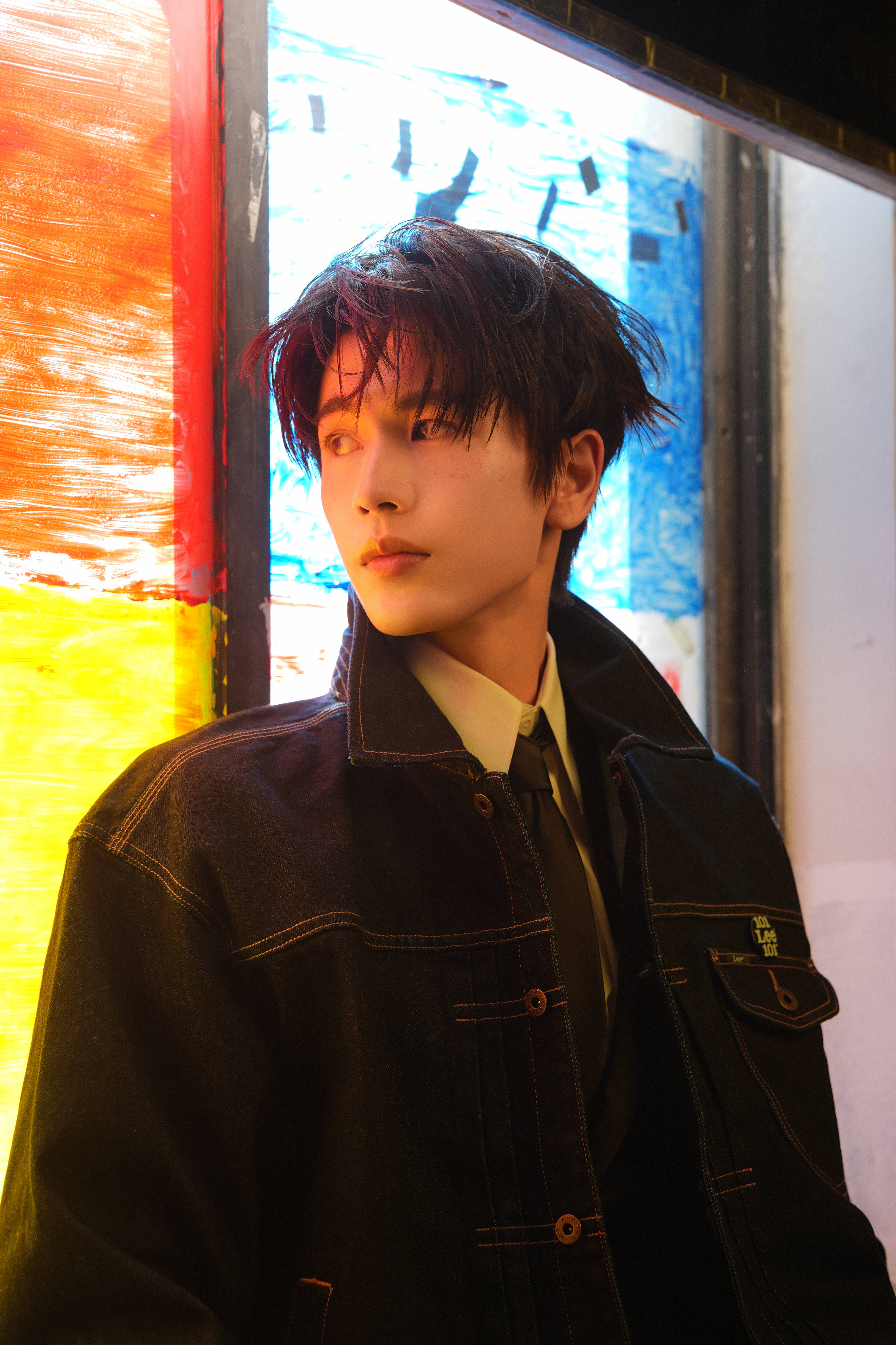 【张凌赫方强烈谴责私生代拍】张凌赫呼吁把真正的支持放在安全的地方 4月5日，在高