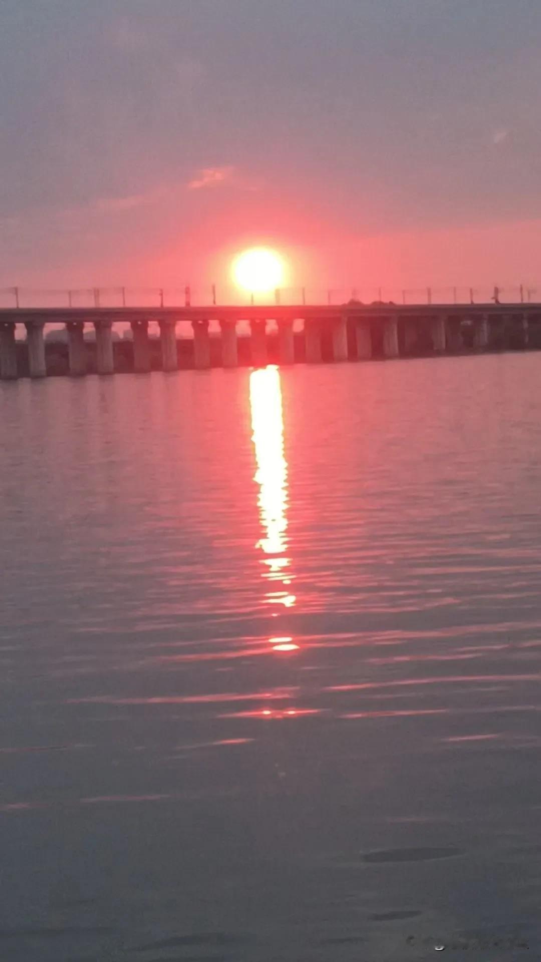 松花江日落