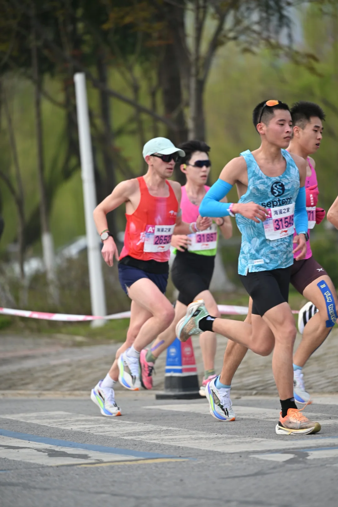 京东戴表团绝对是无锡马拉松最大惊喜