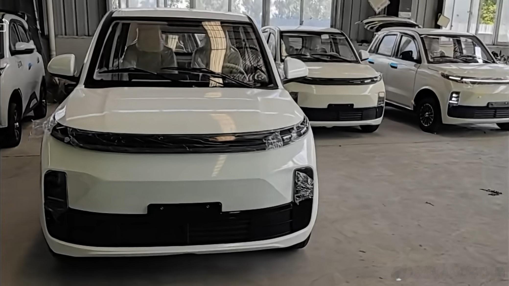 好家伙，理想L1是吧[二哈]还带智驾小蓝灯[允悲] ​​​
