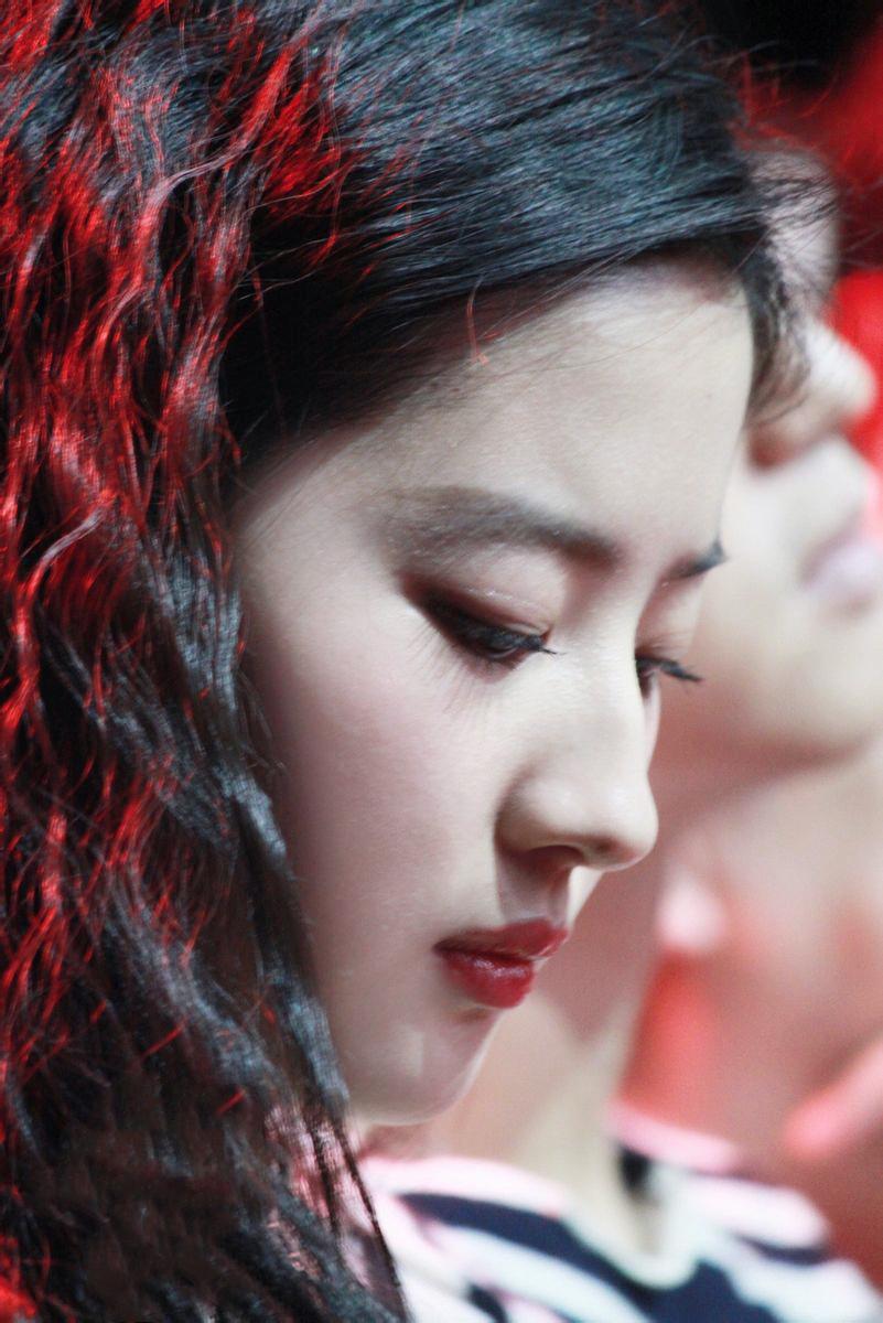 好可爱的宝宝，奶呼呼的。