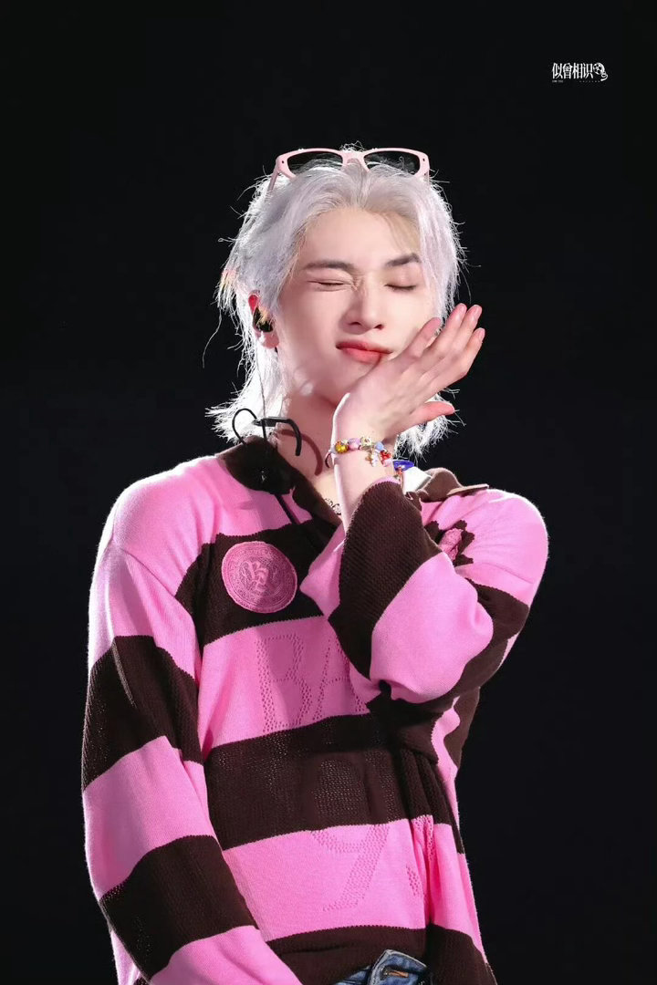 严浩翔新歌战报全是第一 巅峰新歌第一、飙升第一、热歌第一、由你榜第一、在听热度总