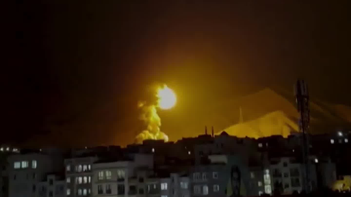 据环球网报道，伊朗外长重申若石油和能源基础设施遭袭，必将以任何美国企业或有美资持