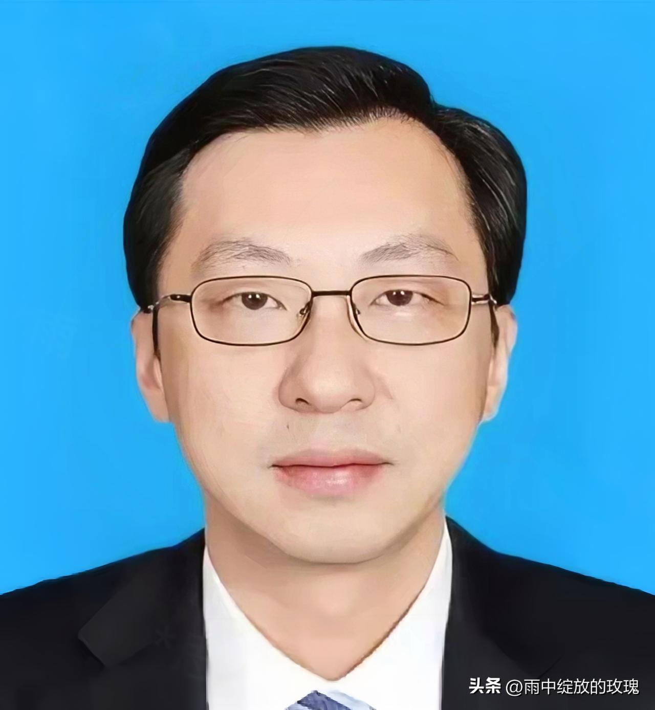 重庆反腐盯紧金融！61岁阮路被查，退休也不是避风港
 
重庆反腐又有新进展，61