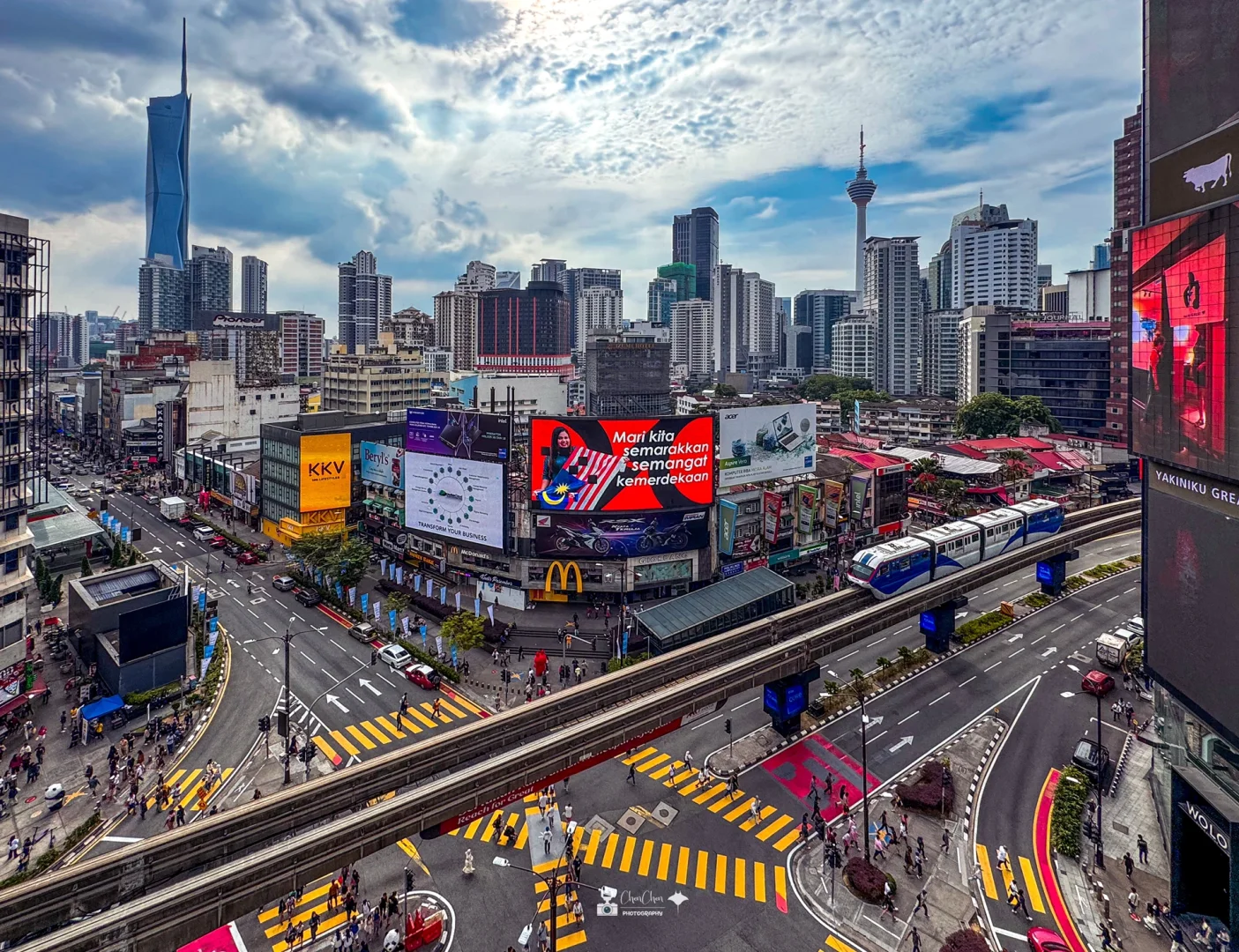 我在吉隆坡终于拍到了赛博路口｜吉隆坡旅行