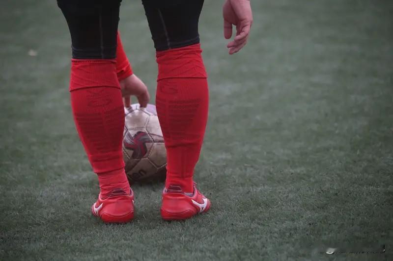 是个外国球队都喜欢他们，喜欢跟他们踢球特别有成就感，会让他们踢的放松开心又过瘾。