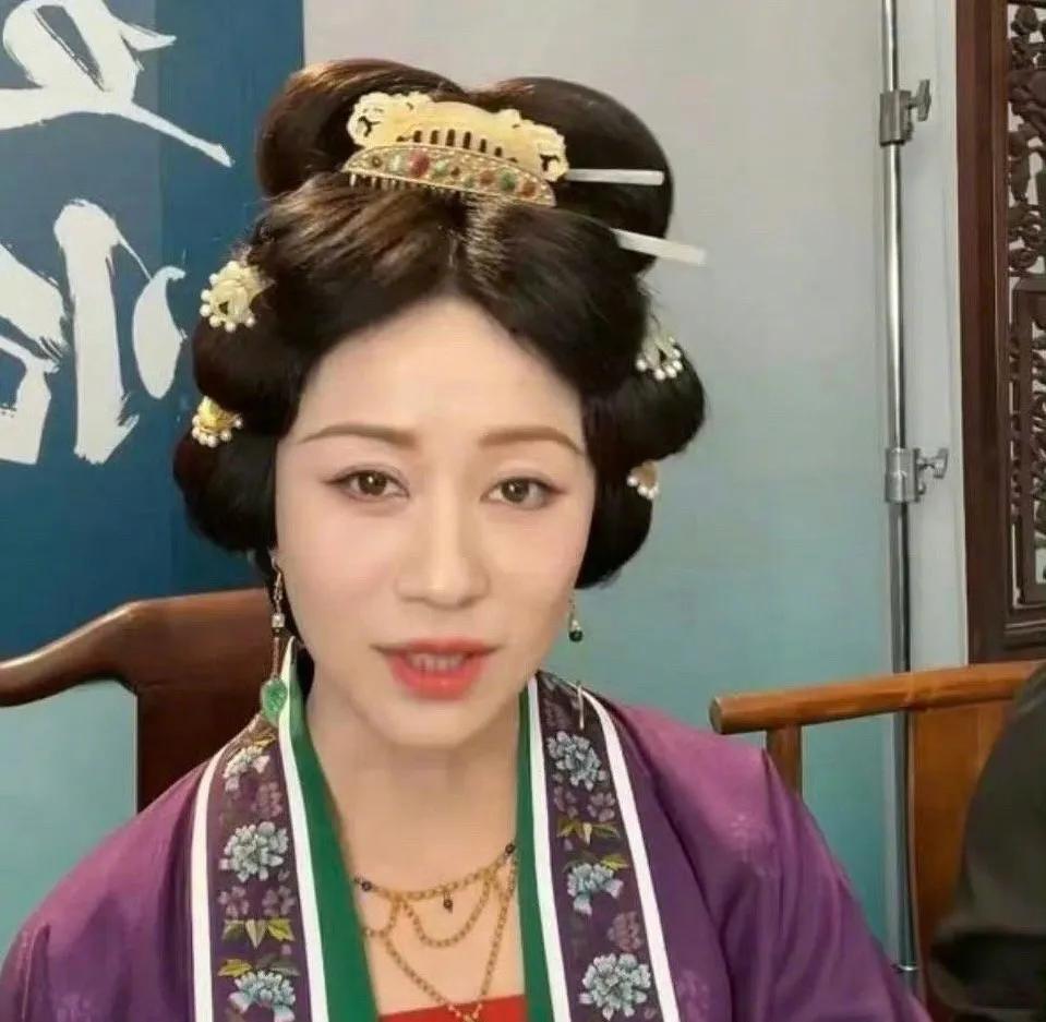 倪虹洁连灵魂摆渡的妆造都不在话下，但是这个于正的妆造整得真的没认出来
