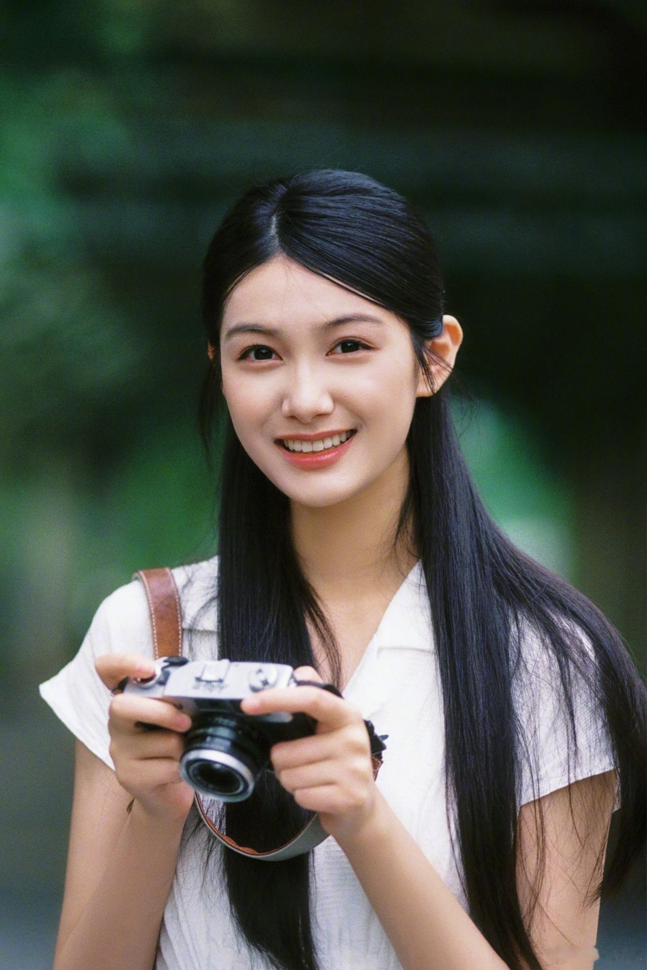 张籽沐画报，18岁的北电美少女！