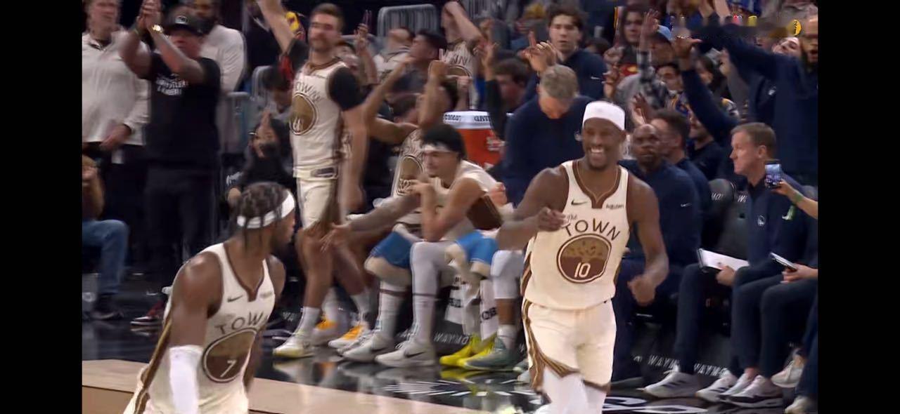 我怎么记得某巴说过再不给巴迪传球了呢哈哈哈哈这喜笑颜开的嘴脸