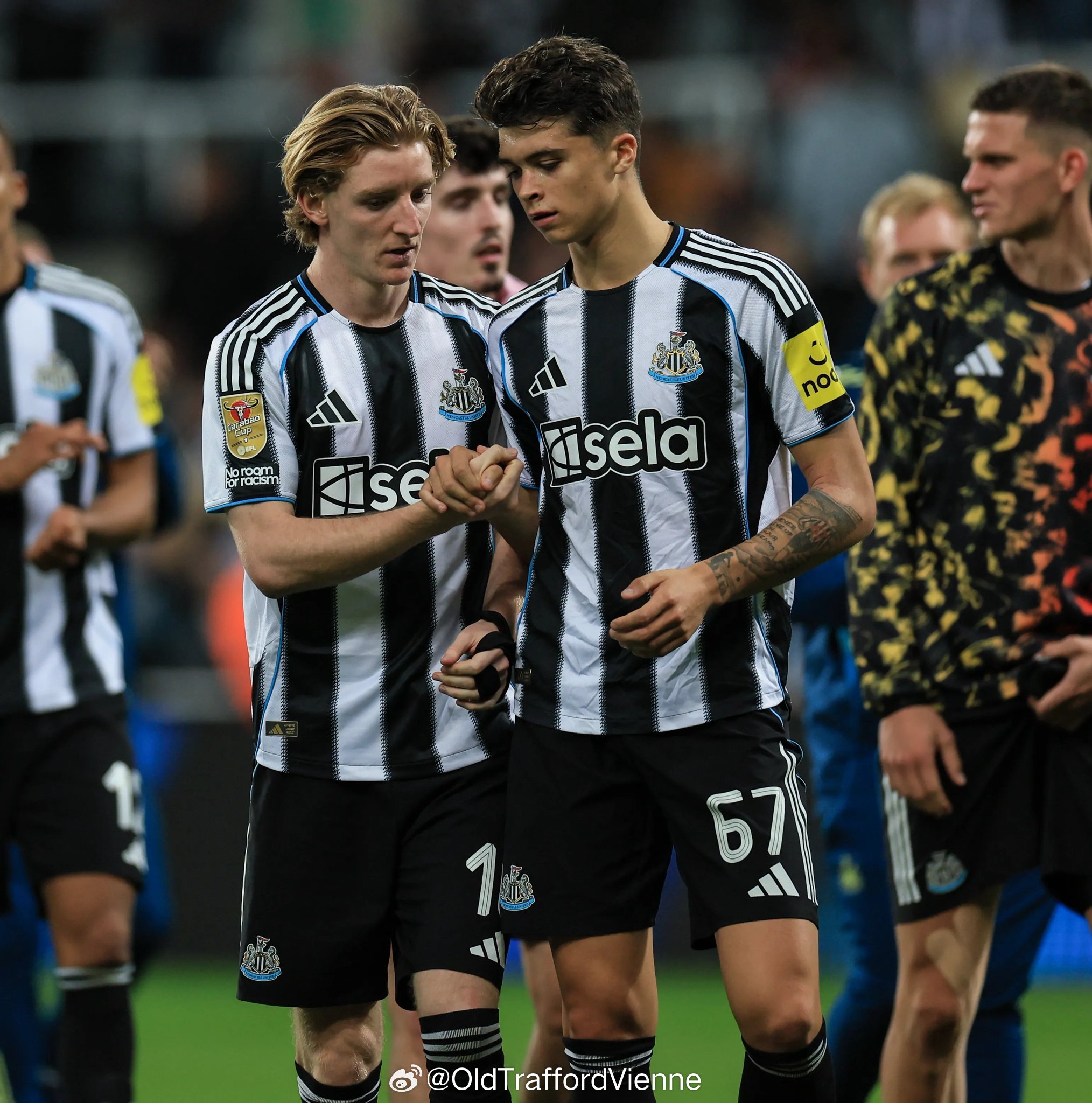 主帅艾迪豪透露纽卡斯尔队内正蔓延流行病毒，多名球员将缺席对阵曼联的比赛哎呀呵纽卡