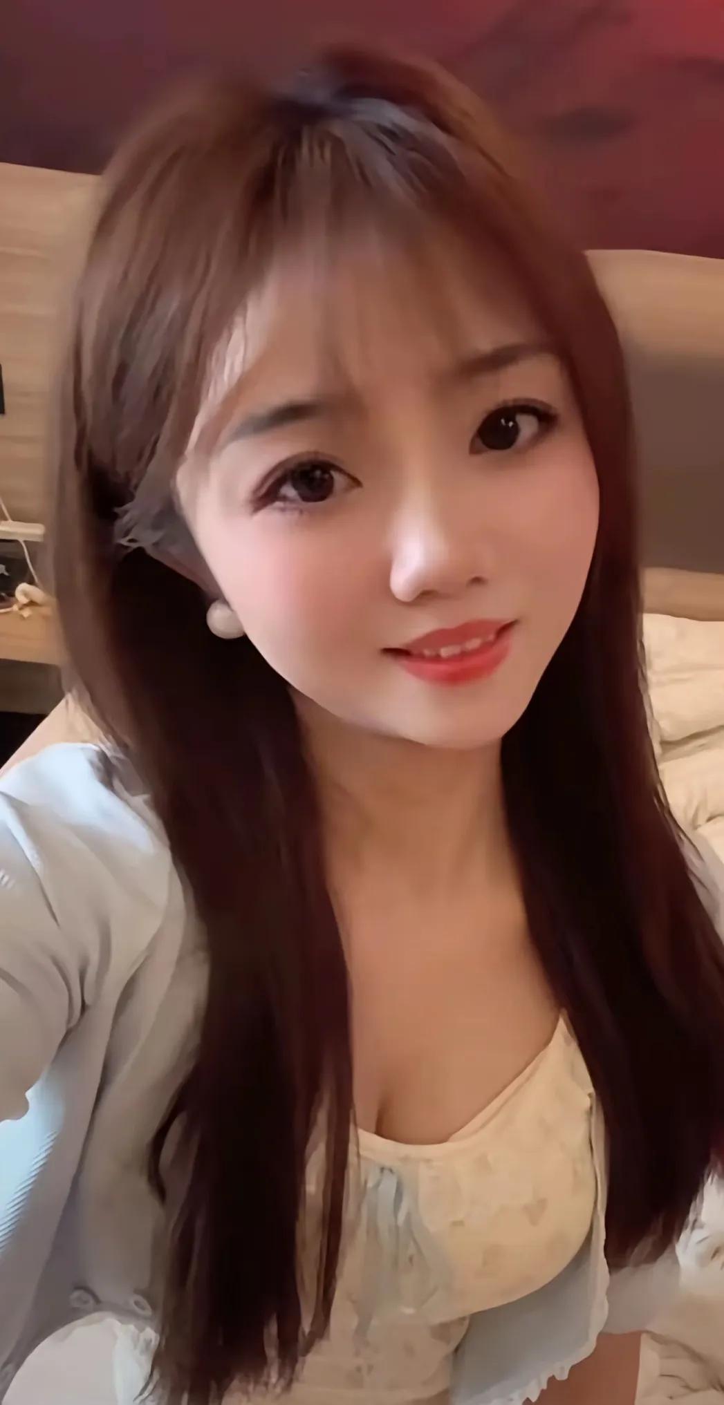 究竟什么样的少妇才能入你的眼？#漂亮妹子图分享# #分享美女的美照# #分享女神