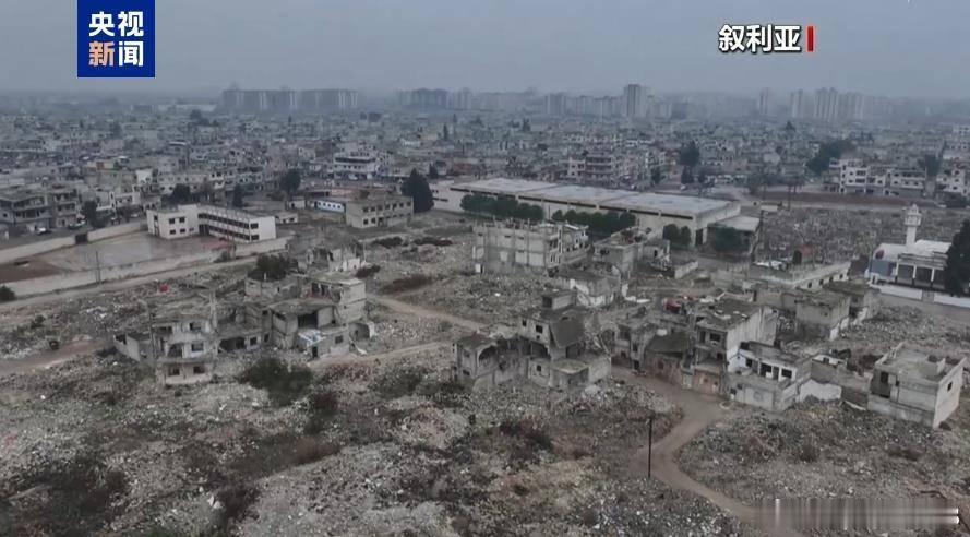 美官员称美国将从叙利亚撤出所有军队------当地时间2月18日获悉，三位美国官