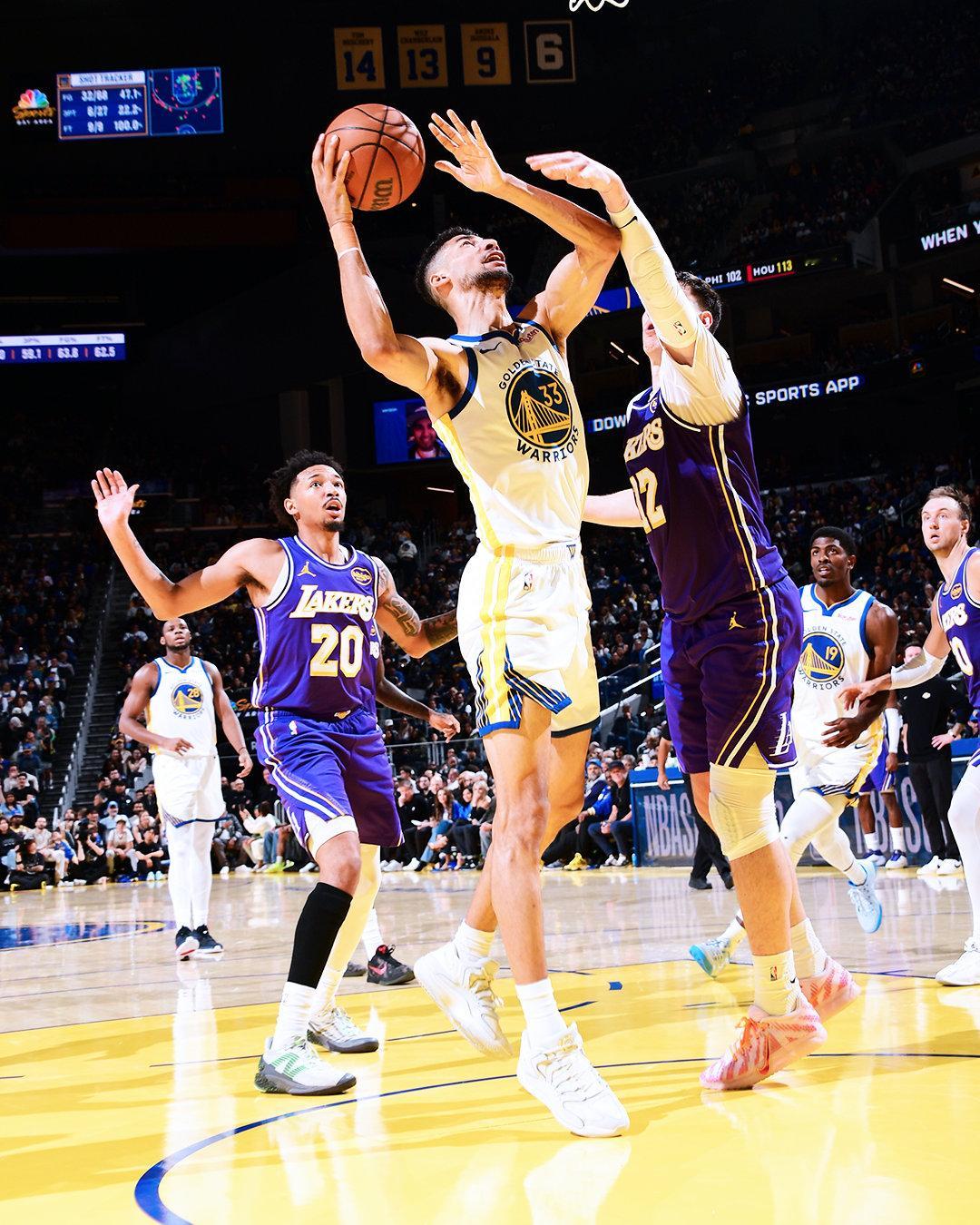 莱昂12分，4篮板，3助攻，2抢断。湖人vs勇士