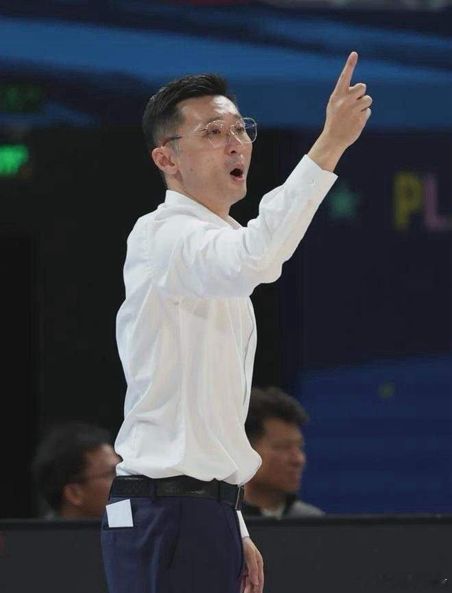 刘炜所谓的国际接轨战术令人一头雾水。吴冠希基本用废了，李炎哲基本用废了，沙拉木基