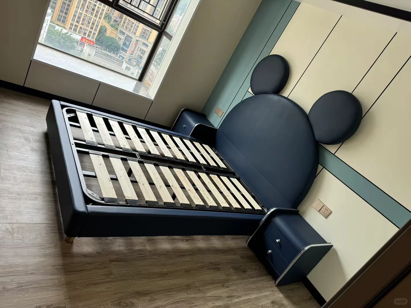 粉红床，好温馨，我好喜欢这个😄