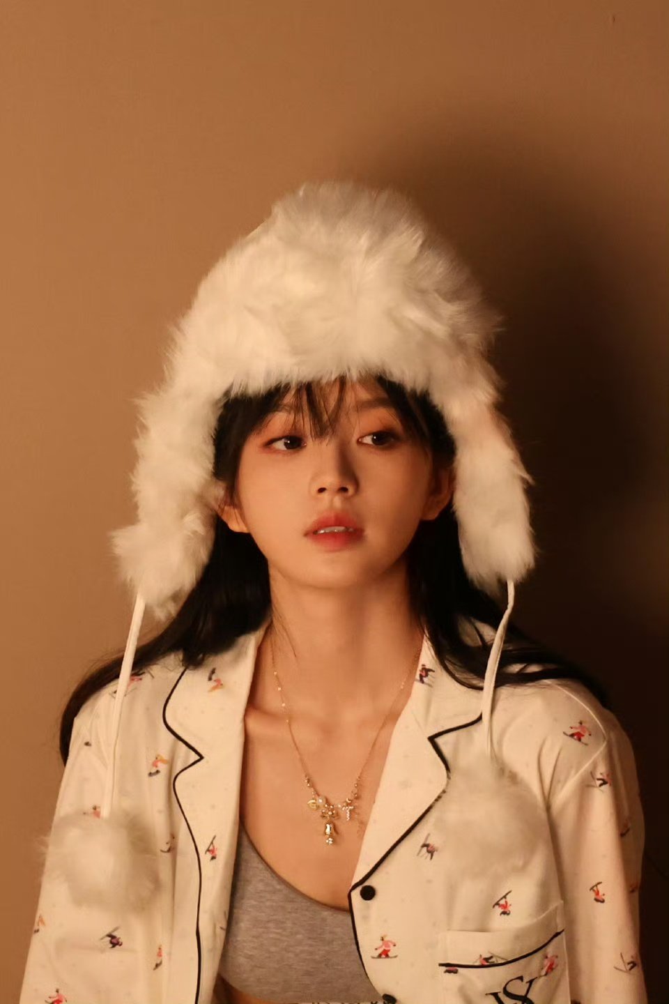田曦薇把云朵戴在头上 田曦薇把云朵戴在头上～田曦薇云朵帽 ​​​