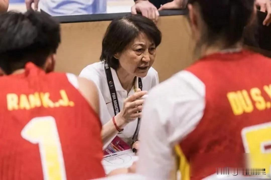 没有张子宇的中国U19女篮完全没有亮点，也没有了稳定的得分点。顶替参赛的中锋守不