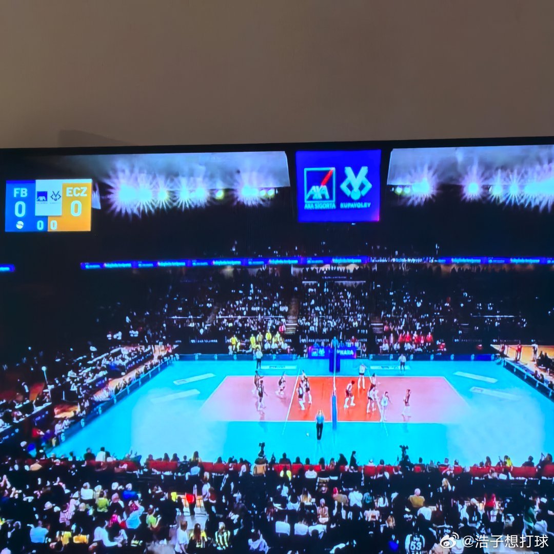 这场半决赛应该会比前一场精彩些吧～ 