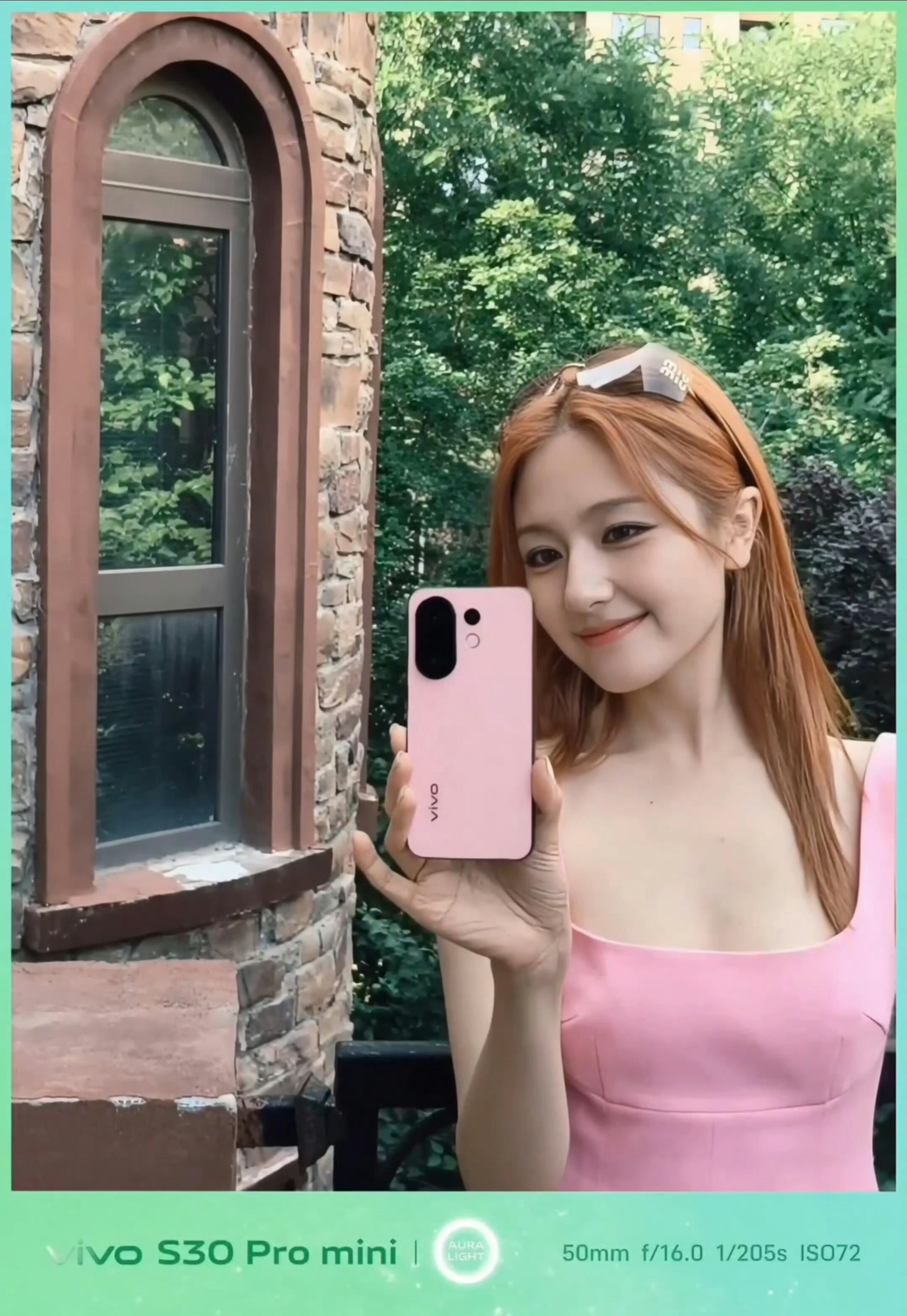 李兰迪小🍠，粉嫩嫩的裙子配酷莓粉的 vivo S30 Pro mini，多巴胺