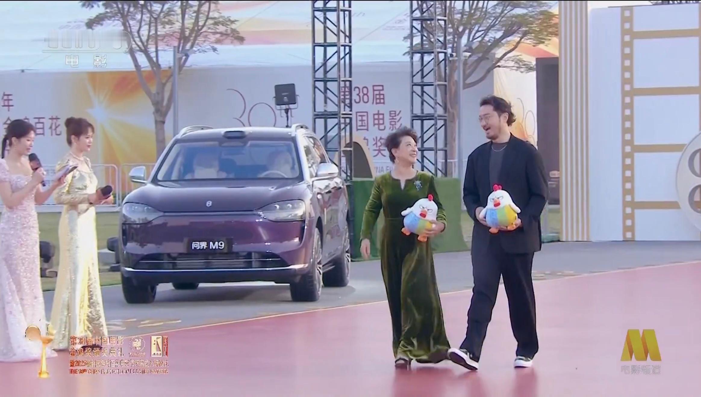 电影节刷屏的这辆 实力比镜头里的更抢眼作为在朋友那里开过问界M9这款车的我来说，