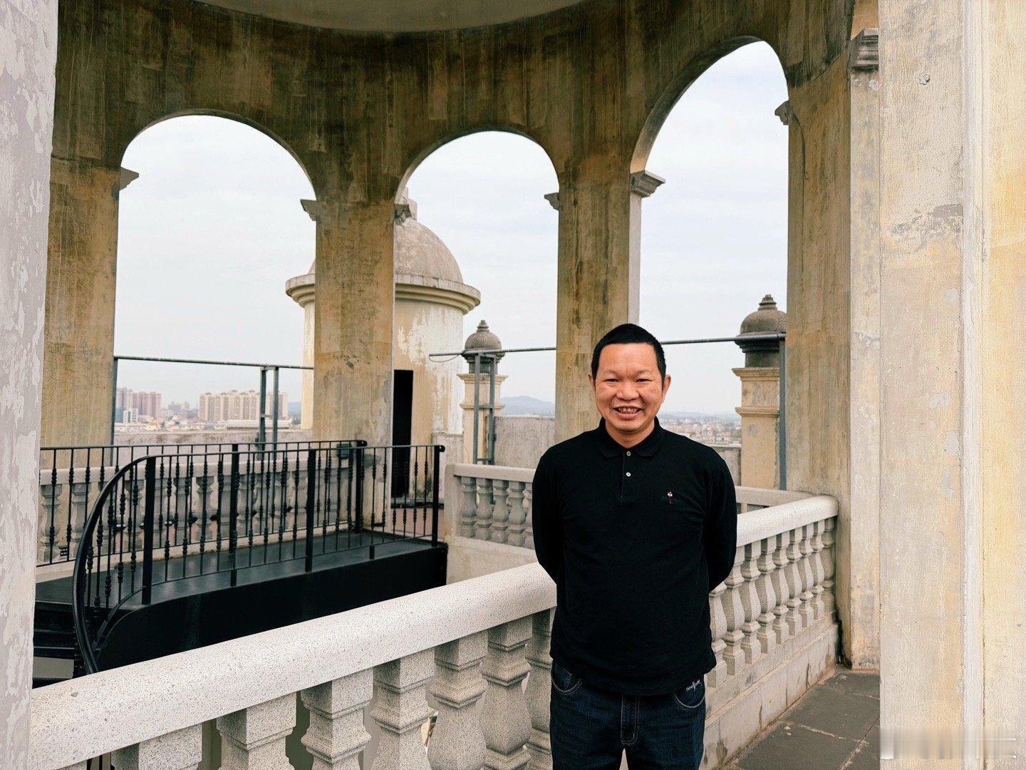 不必害怕暂时的平凡，每一个耀眼的人，都曾在无人问津的日子里默默扎根。沉下心，打磨