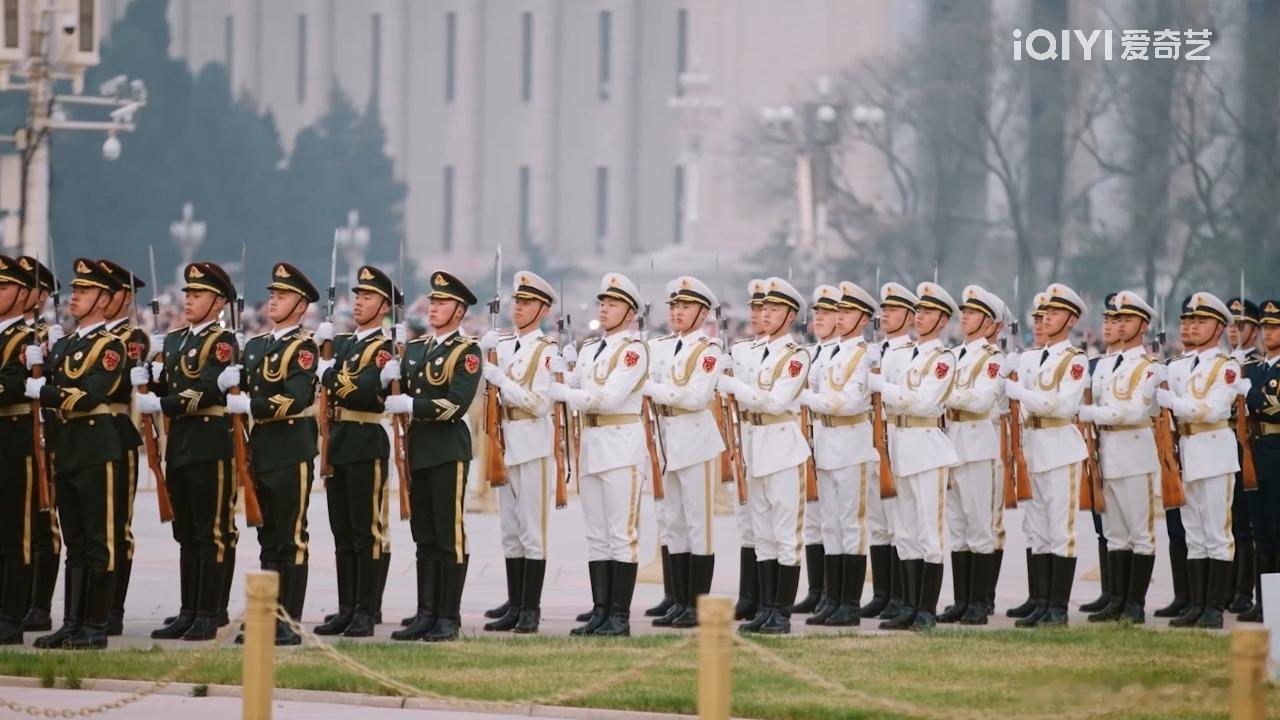 #天安门国旗护卫队选拔标准身高一米八#严格要求的背后是对于国旗门面的认真严谨；#
