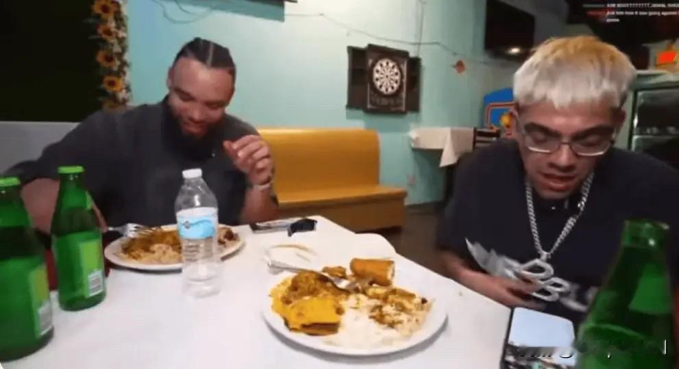 太阳球员狄龙与网红N3ON进行直播，在直播中N3ON问：

“你觉得字母哥会去那