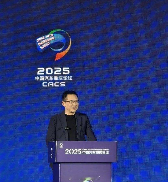 秦力洪表示，用差异化应对市场竞争，避免低质量内卷。他还透露，2025 年蔚来公司