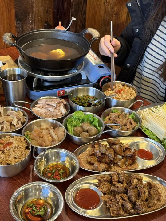 吃一顿想3天！就是这家养生药膳牛肉锅