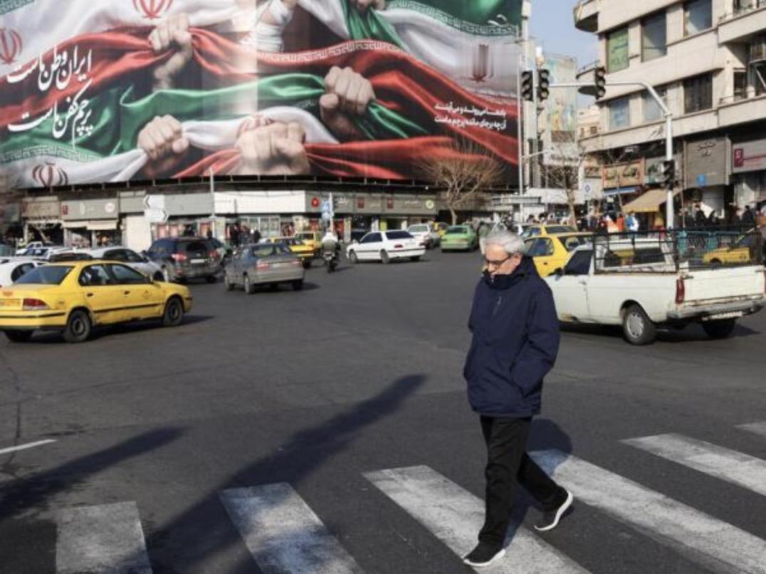 就在伊朗国内抗议镇压余波未平之际，特朗普政府计划重启遣返航班，将约40名伊朗人驱