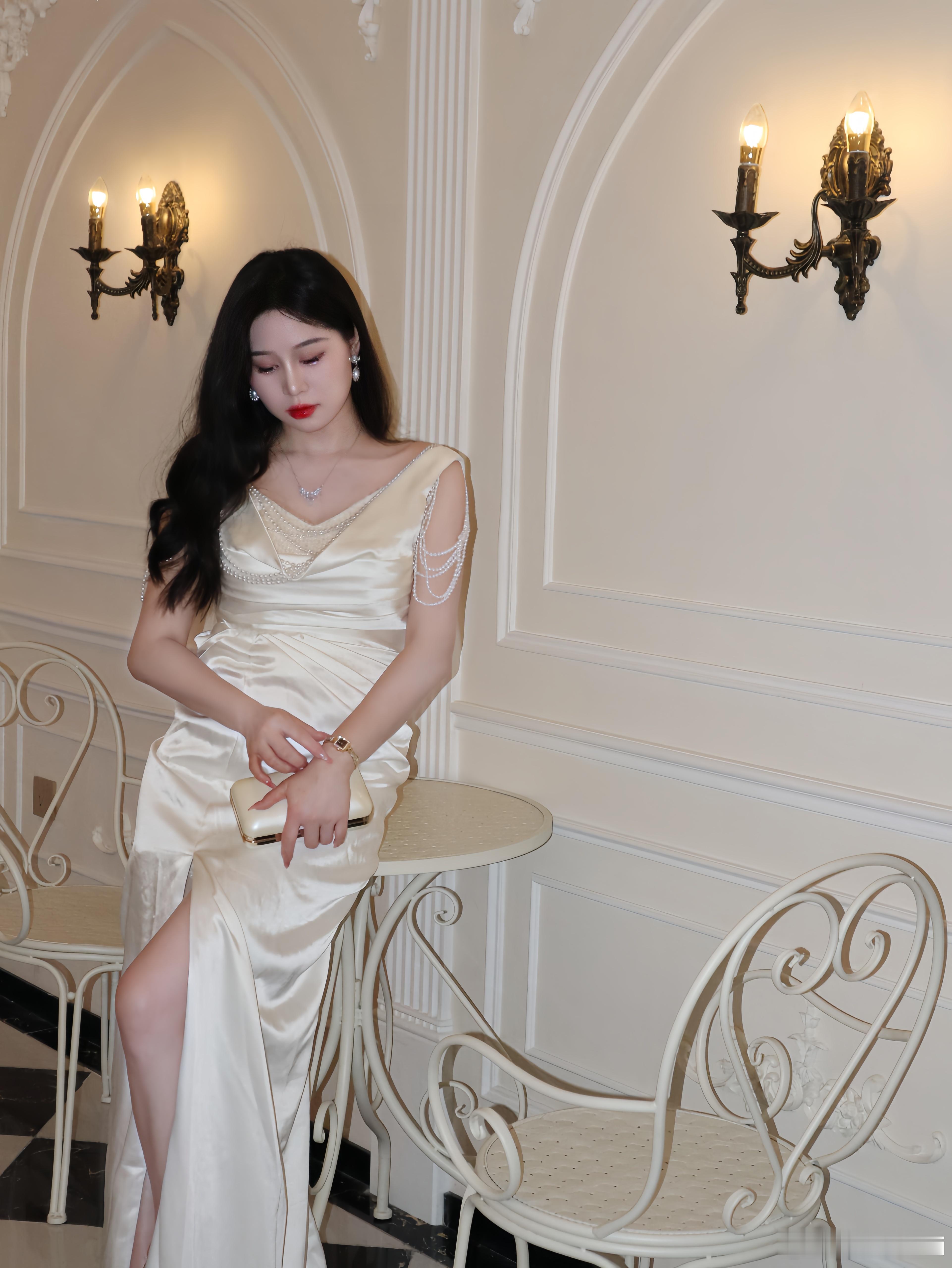 松弛有度的生活才会快乐🧚🏻‍♀️👗:原本轻纱⌚:黛文珂 ​​​