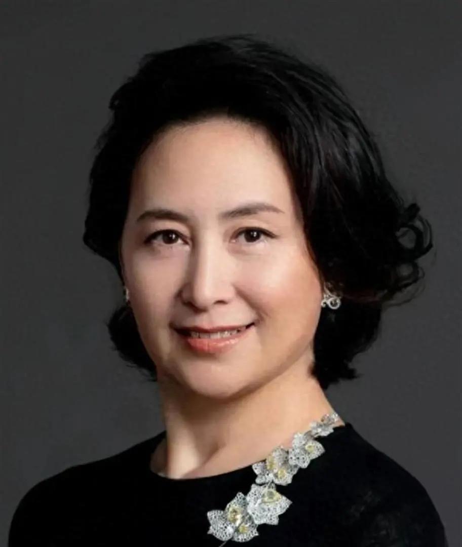 何超琼，彻底不隐忍！

3月31日晚间，赌王家族掌舵人何超琼直接将前证监会持牌代