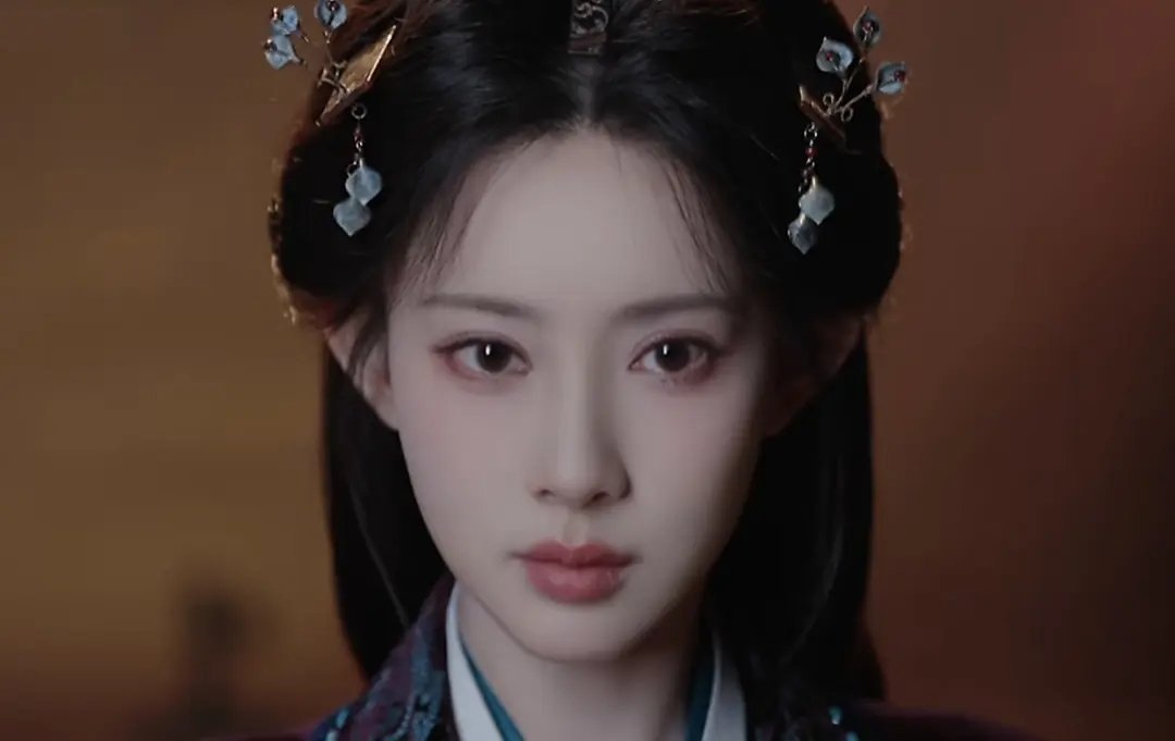 孟孟很美，但个人感觉真的不适配