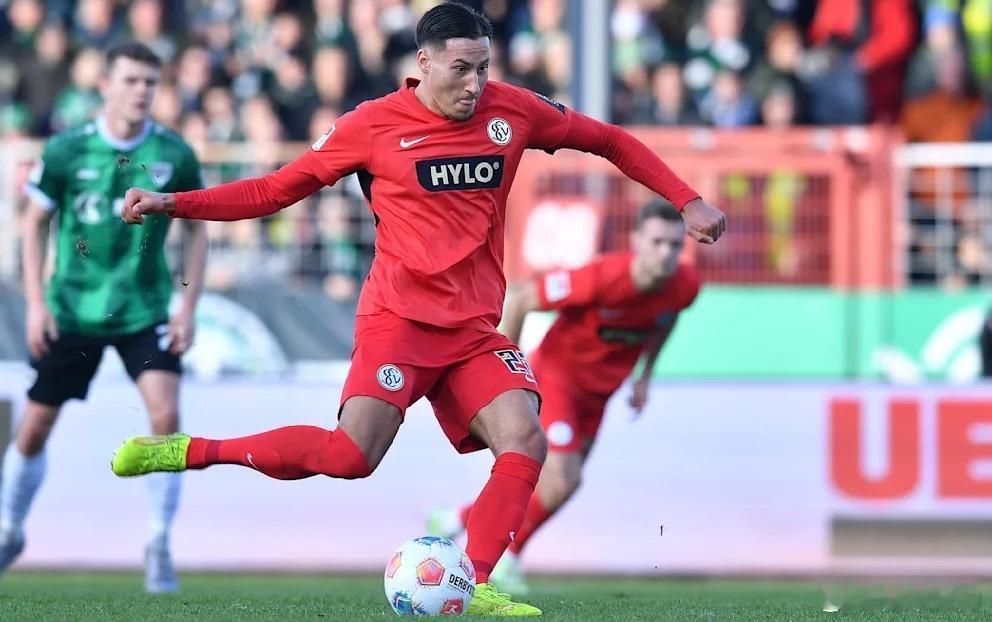 法兰克福冬季引援有望有收获，本赛季在德乙埃尔弗斯贝格表现出色，德乙射手榜排名第一