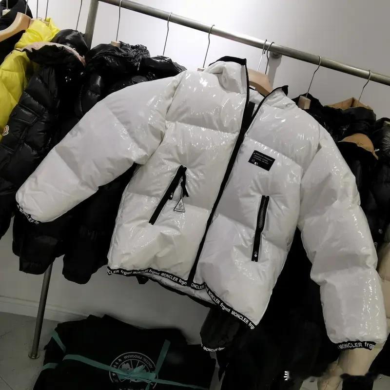 穿羽绒服可能把肺“穿坏” 最近“穿羽绒服可能把肺‘穿坏’”的传言闹得沸沸扬扬。还