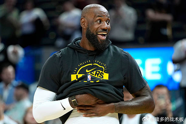 詹姆斯出战今天比赛！ 国王vs湖人