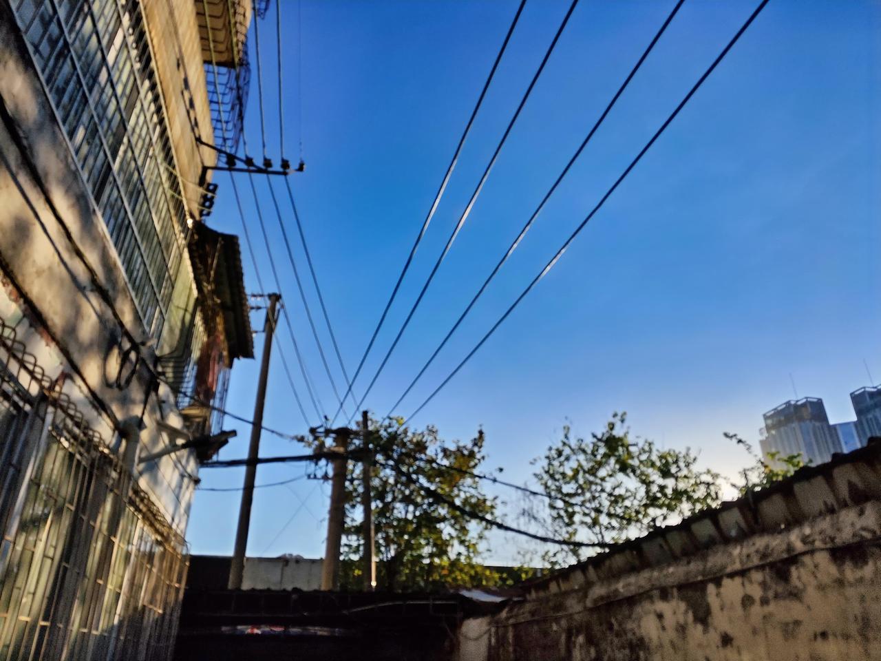 是非源于得失，本心在则世界在。人所有的是非评判、观点立场，本质都绕不开自身得失。